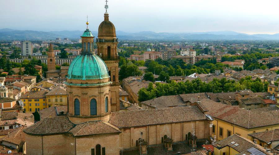 Nuestros servicios de alquiler de coches ofrecen una diversa selección de vehículos en Reggio Nell'Emilia.